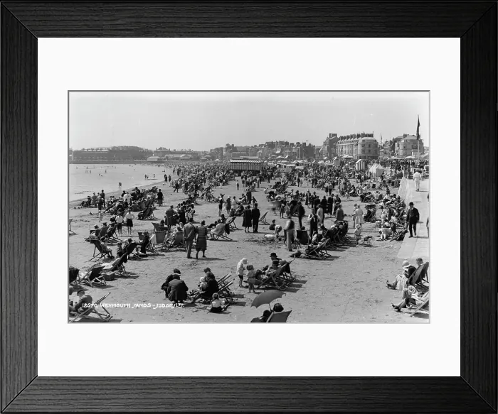 Framed Print : Busy Day at Weymouth Sands Framed Print : Busy Day at Weymouth Sands