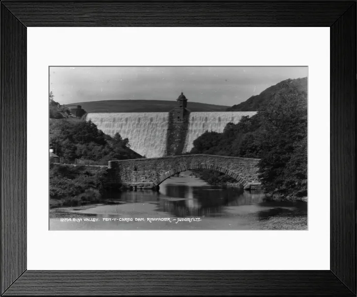Framed Print : Pen-y-Careg Dam in Elan Valley Framed Print : Pen-y-Careg Dam in Elan Valley