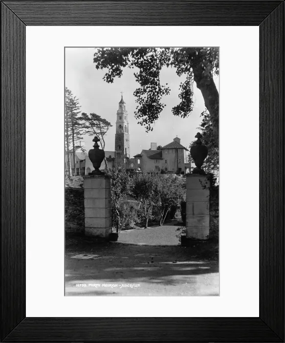 Framed Print : Entrance to Porth Meirion Framed Print : Entrance to Porth Meirion