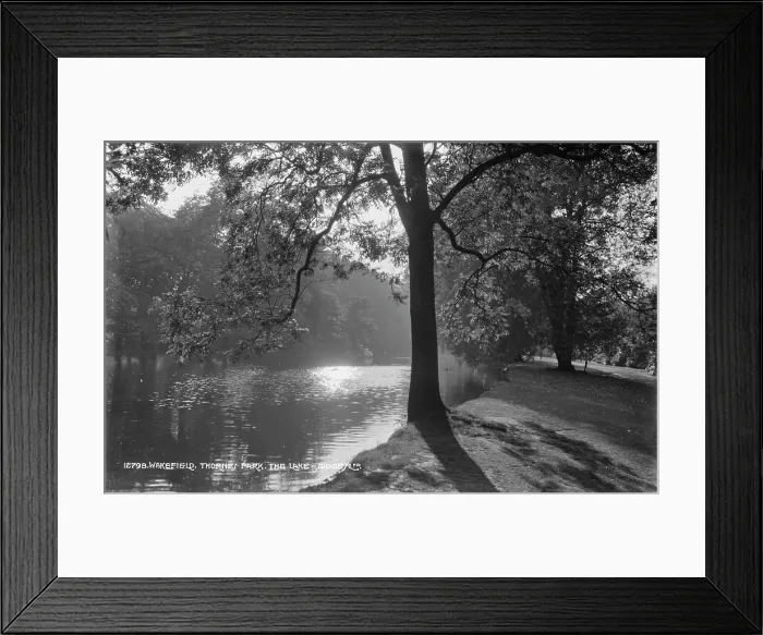 Framed Print : Tranquil Lake at Thornes Park Framed Print : Tranquil Lake at Thornes Park