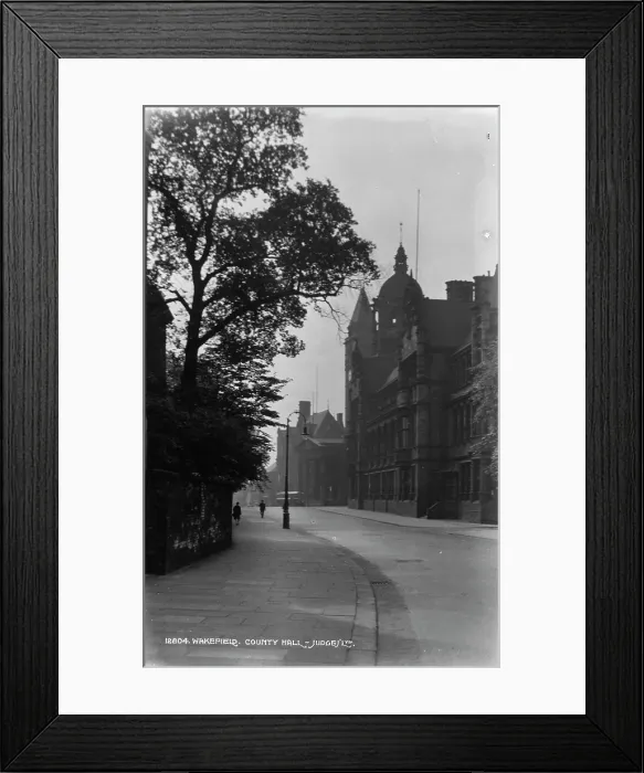 Framed Print : Wakefield County Hall Framed Print : Wakefield County Hall