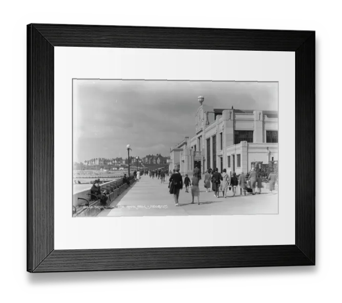 Framed Print : Strolling by the Royal Hall Framed Print : Strolling by the Royal Hall