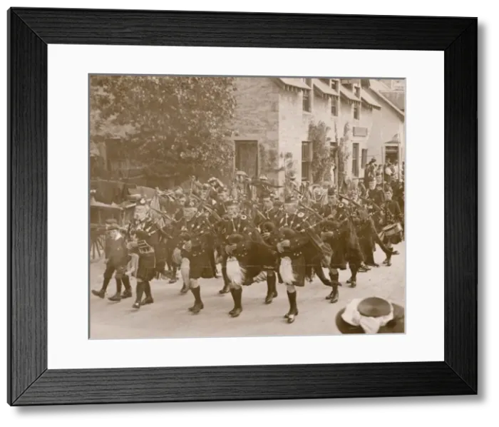 Framed Print : Braemar Gathering, piping in the street Framed Print : Braemar Gathering, piping in the street