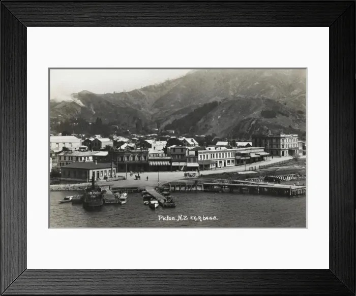 Framed Print : Picton, New Zealand Framed Print : Picton, New Zealand