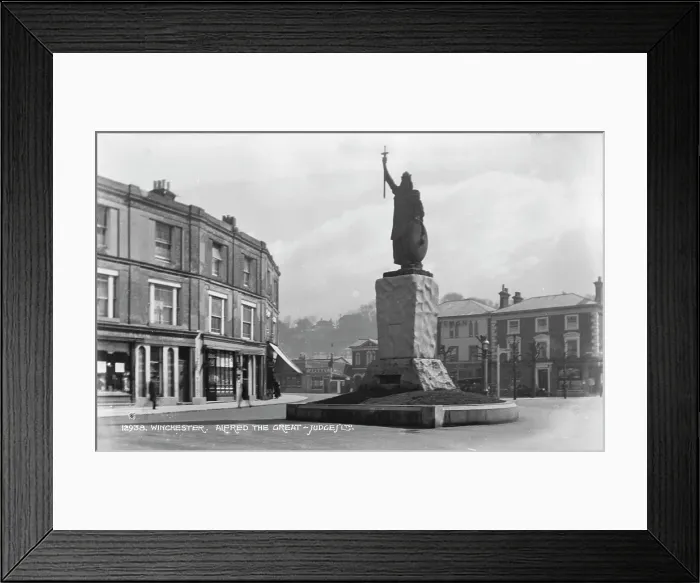 Framed Print : Statue of Alfred the Great Framed Print : Statue of Alfred the Great