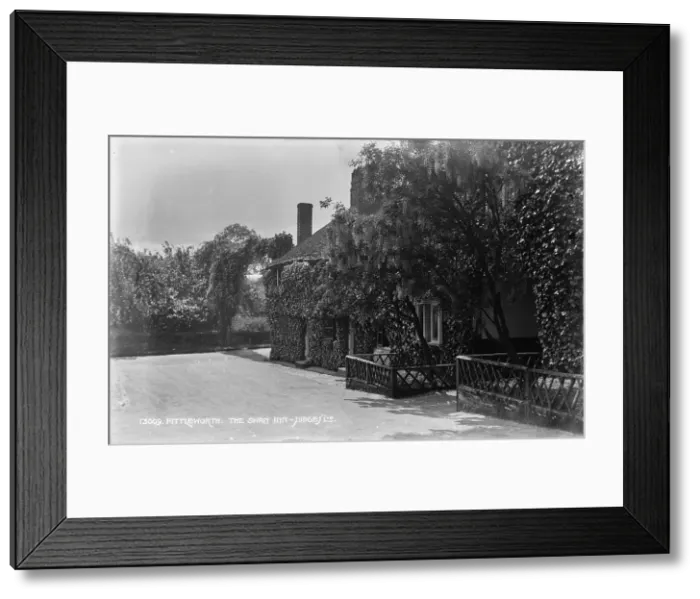 Framed Print : The Swan Inn Framed Print : The Swan Inn