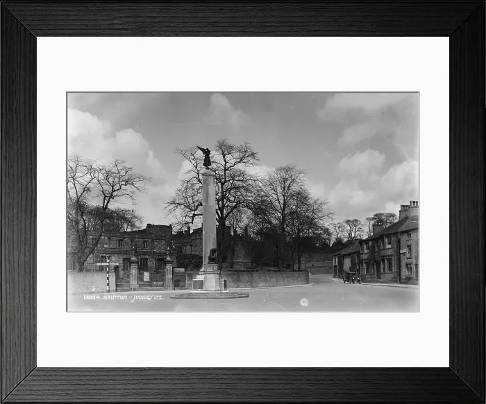 Framed Print : Monument in Skipton Framed Print : Monument in Skipton