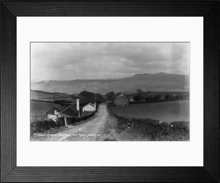 Framed Print : The Moorland Road, Skipton Framed Print : The Moorland Road, Skipton