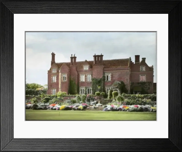 Framed Print : Garden in Cambridgeshire Framed Print : Garden in Cambridgeshire