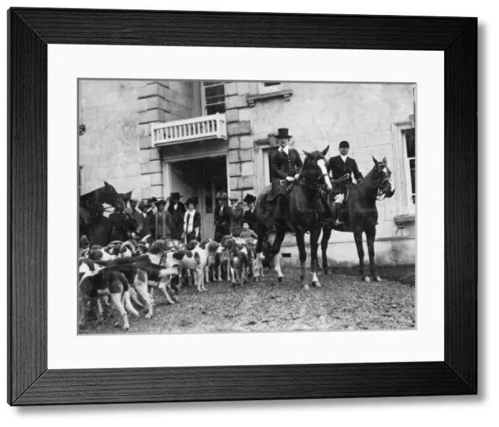 Framed Print : Neauddfawr Foxhounds, South Wales Framed Print : Neauddfawr Foxhounds, South Wales