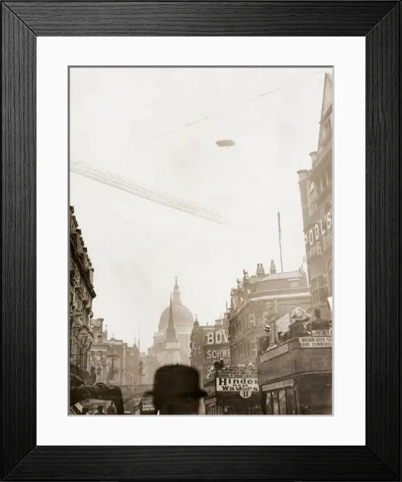 Framed Print : Willows Airship above St Pauls Cathedral, London Framed Print : Willows Airship above St Pauls Cathedral, London