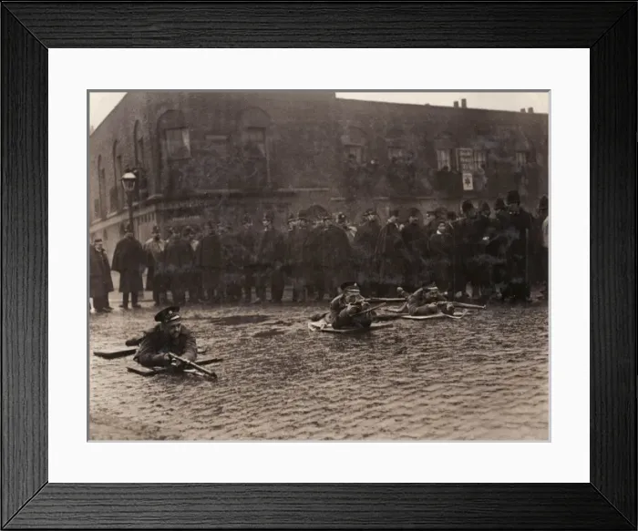 Framed Print : Guards take aim in Sidney Street, East London Framed Print : Guards take aim in Sidney Street, East London