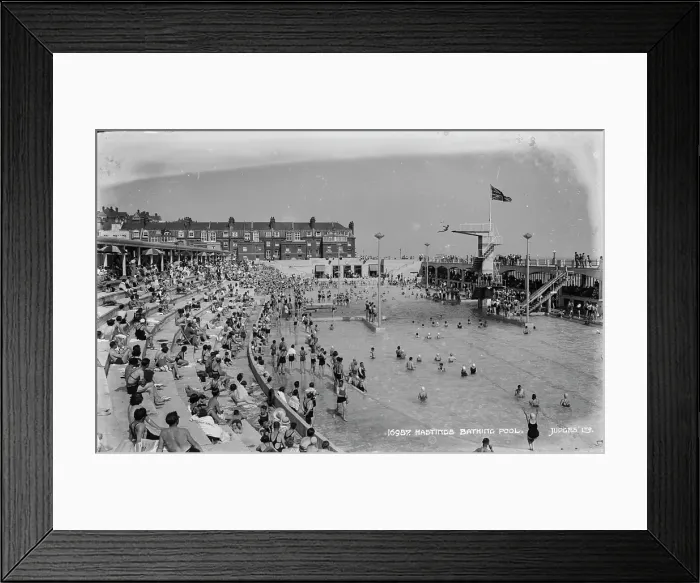 Framed Print : Hastings Bathing Pool Framed Print : Hastings Bathing Pool