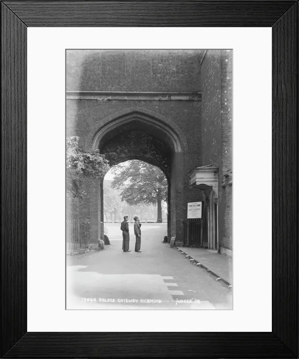 Framed Print : Palace Gateway, Richmond Framed Print : Palace Gateway, Richmond