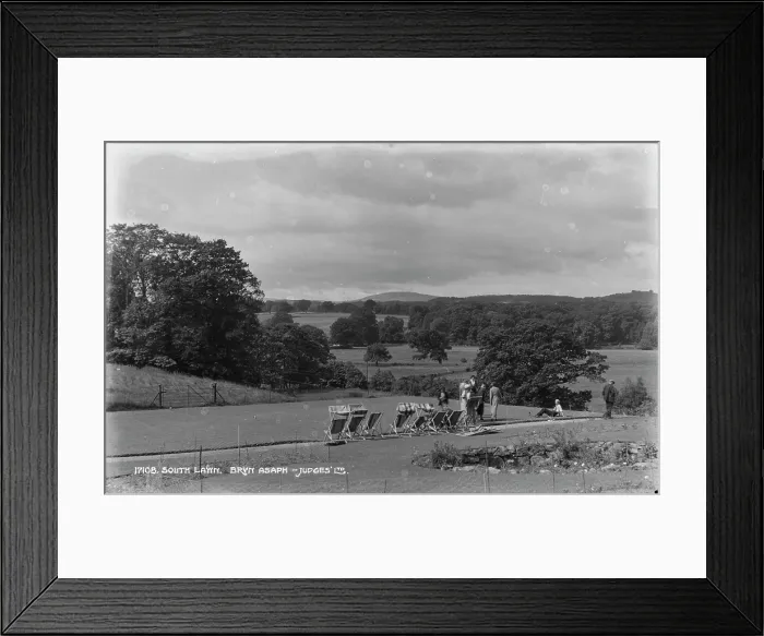 Framed Print : Relaxing at South Lawn Framed Print : Relaxing at South Lawn