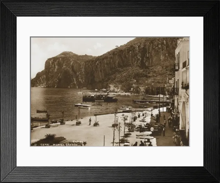 Framed Print : Grand Harbour  /  Marina - Island of Capri