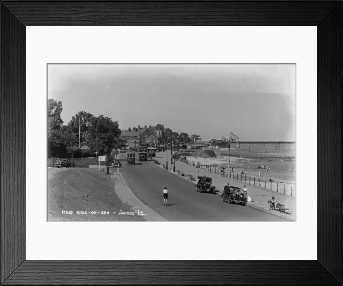 Framed Print : Rhos-on-Sea Seaside Scene Framed Print : Rhos-on-Sea Seaside Scene