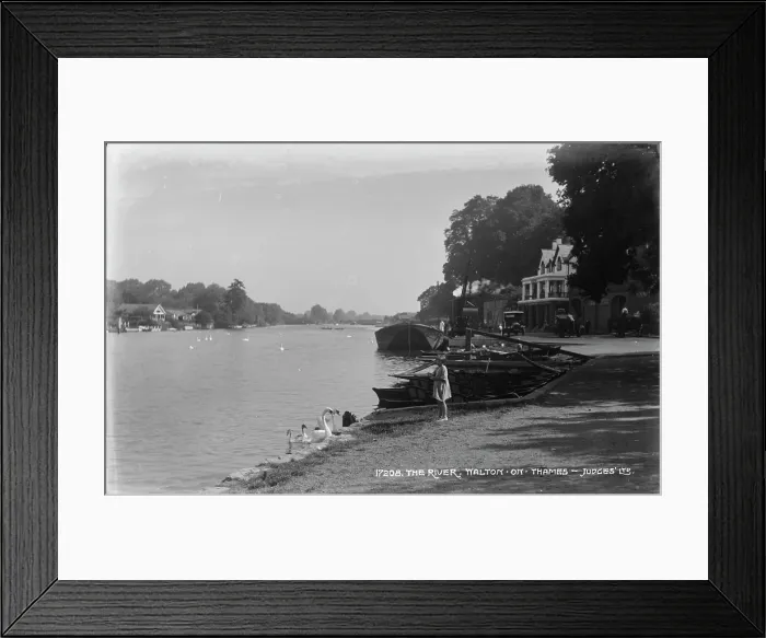 Framed Print : The River at Yalton on Thames Framed Print : The River at Yalton on Thames