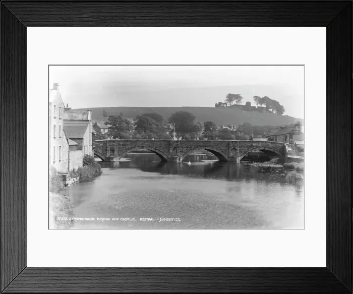 Framed Print : Stramongate Bridge and Castle Framed Print : Stramongate Bridge and Castle