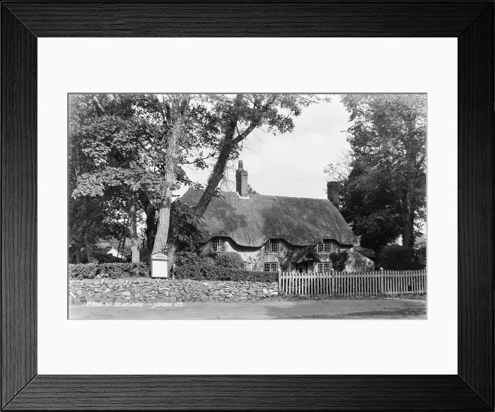 Framed Print : Thatched Cottage at Stupland Framed Print : Thatched Cottage at Stupland