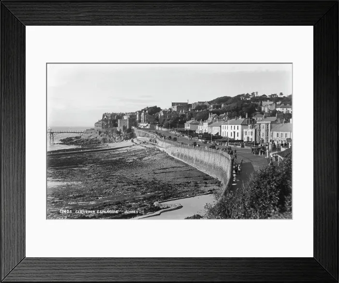 Framed Print : Clevedon Esplanade Framed Print : Clevedon Esplanade