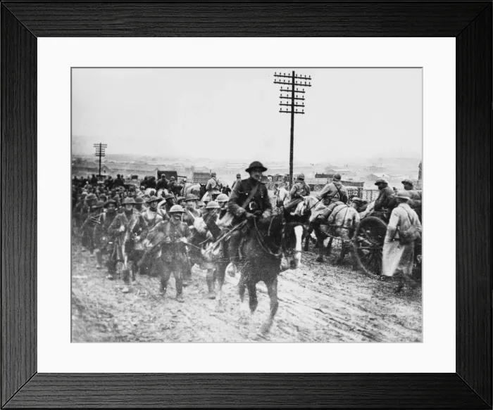 Framed Print : Scottish & French troops 1916
