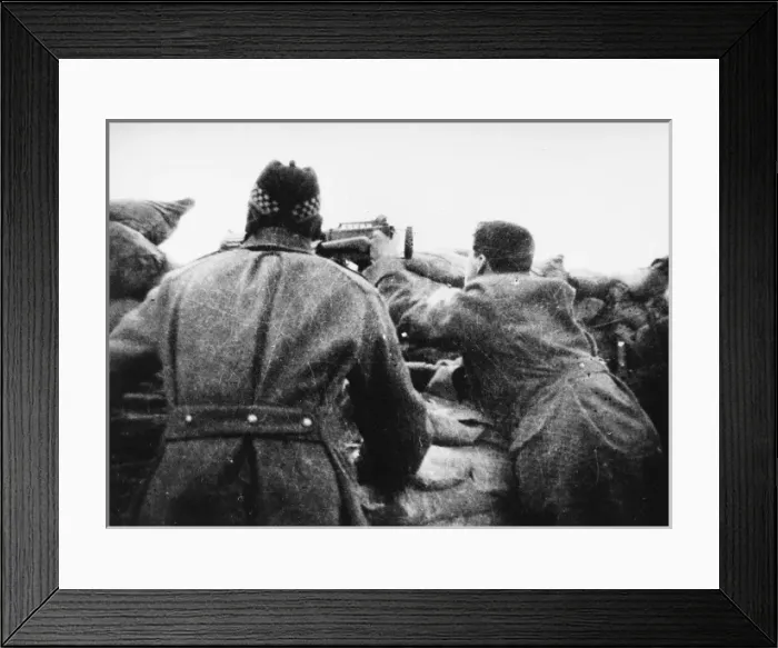 Framed Print : First Vickers Maxim gun, 1915 Framed Print : First Vickers Maxim gun, 1915