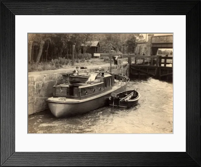 Framed Print : Houseboat on the River Medway Framed Print : Houseboat on the River Medway