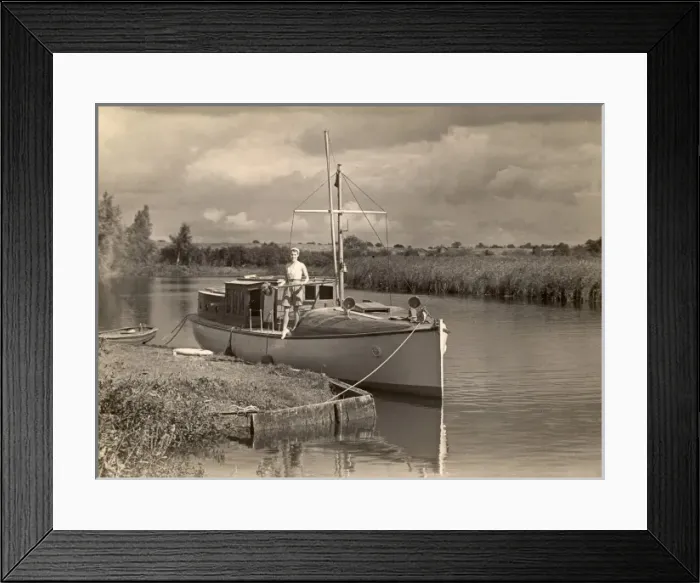 Framed Print : At Hickling Broad, Norfolk, 1930s Framed Print : At Hickling Broad, Norfolk, 1930s