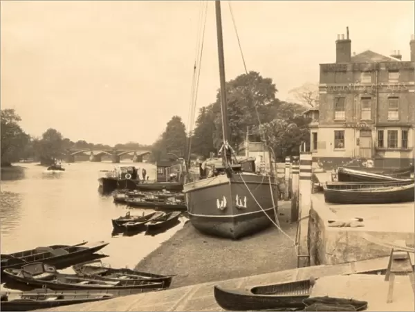 The. A boat called the ' Ivarnia' rests on the hard at Richmond on the River Thames