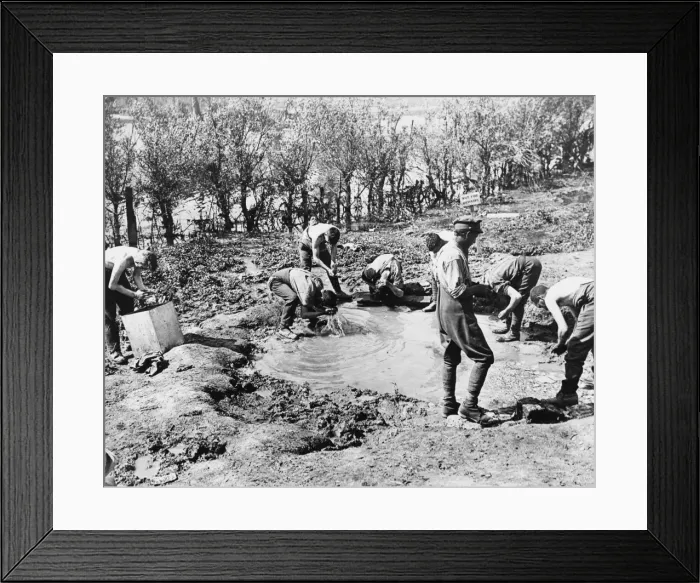 Framed Print : Soldiers washing 1917 Framed Print : Soldiers washing 1917