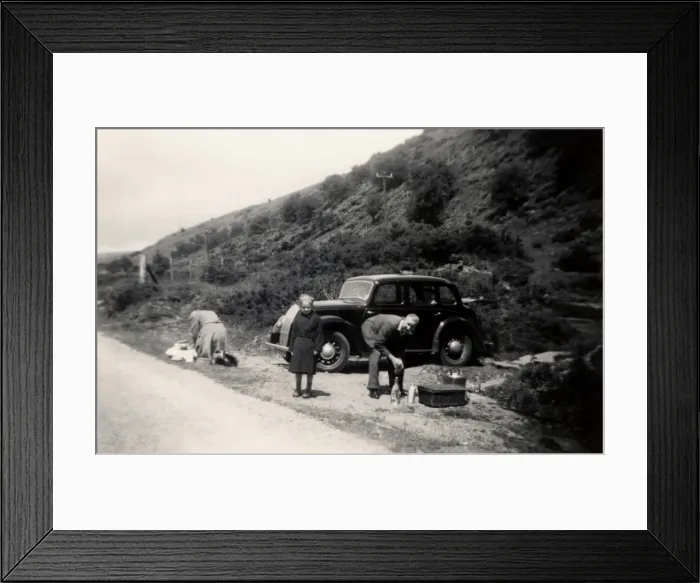 Framed Print : Picnic with Morris 8 E Series 4 Door Six Light