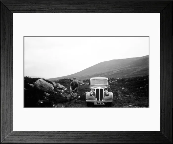 Framed Print : Standard 8 - 1 Litre Saloon Framed Print : Standard 8 - 1 Litre Saloon