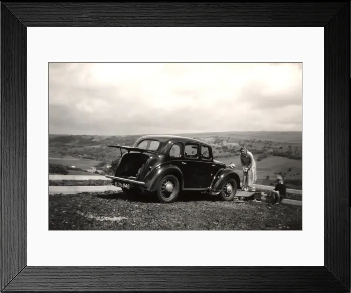 Framed Print : Morris 8 E-series 4-door Six Light Framed Print : Morris 8 E-series 4-door Six Light