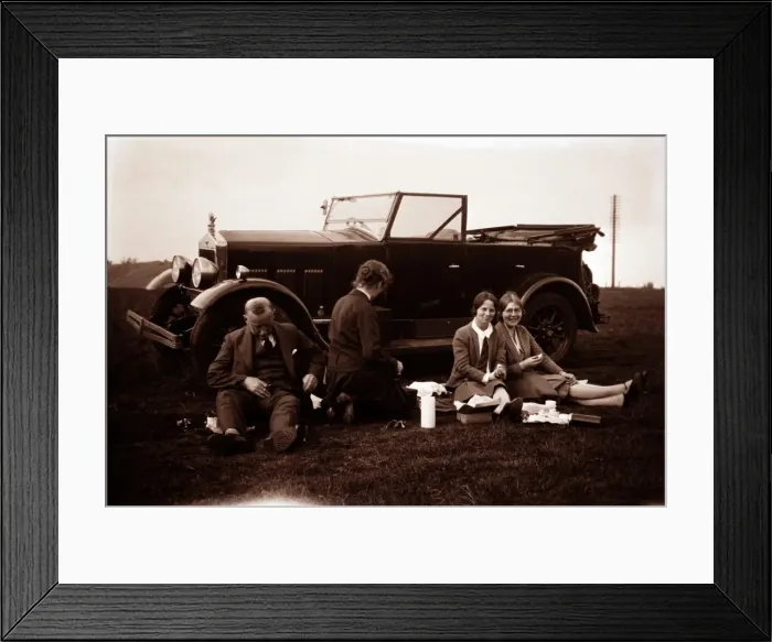 Framed Print : Morris Empire Oxford 4-seater Tourer - picnic Framed Print : Morris Empire Oxford 4-seater Tourer - picnic