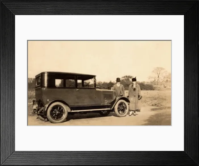 Framed Print : Morris Cowley Flatnose 2-door half-fabric saloon Framed Print : Morris Cowley Flatnose 2-door half-fabric saloon