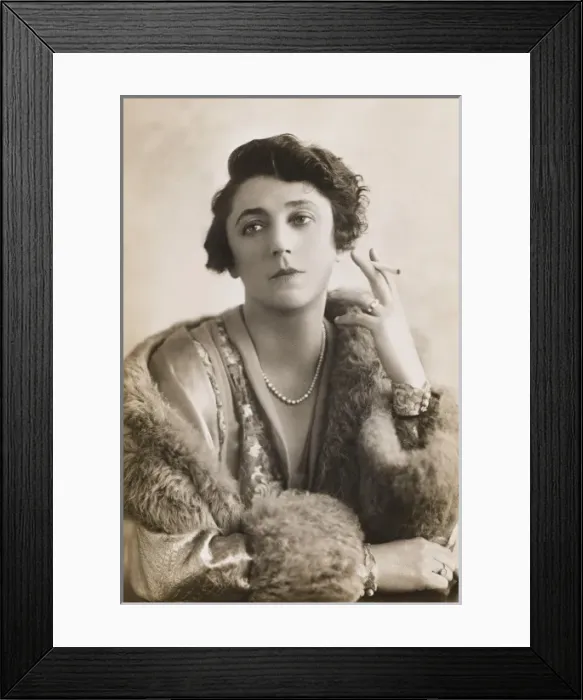 Framed Print : Auriol Lee Framed Print : Auriol Lee