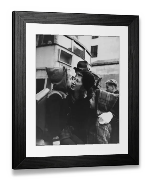 Framed Print : World War II evacuees Framed Print : World War II evacuees