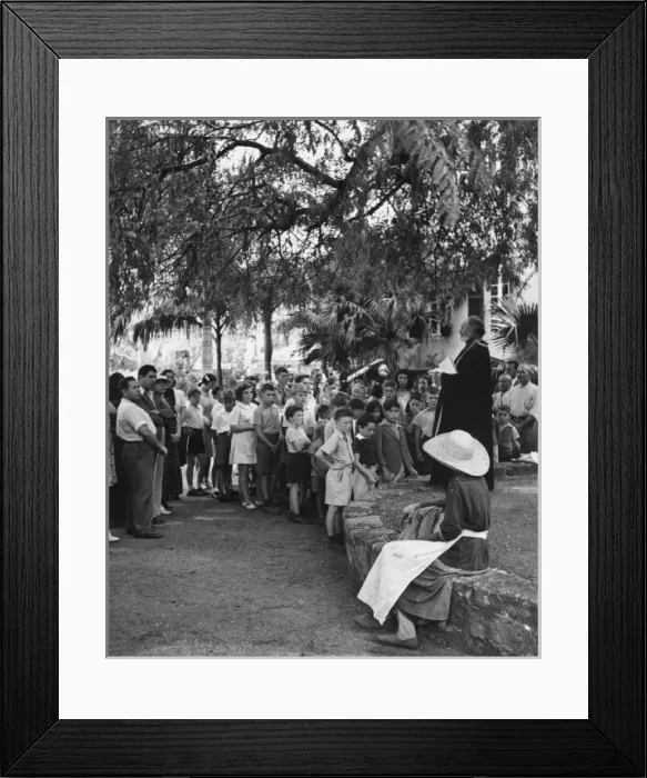 Framed Print : World War II evacuees Framed Print : World War II evacuees