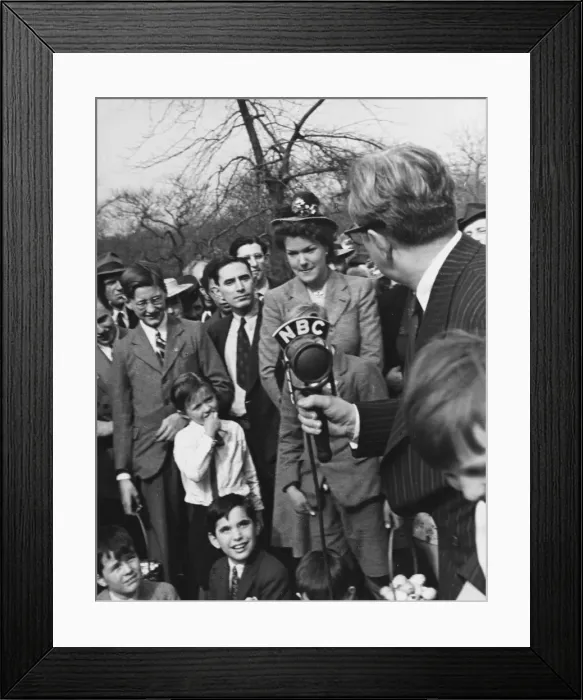 Framed Print : World War II evacuees Framed Print : World War II evacuees