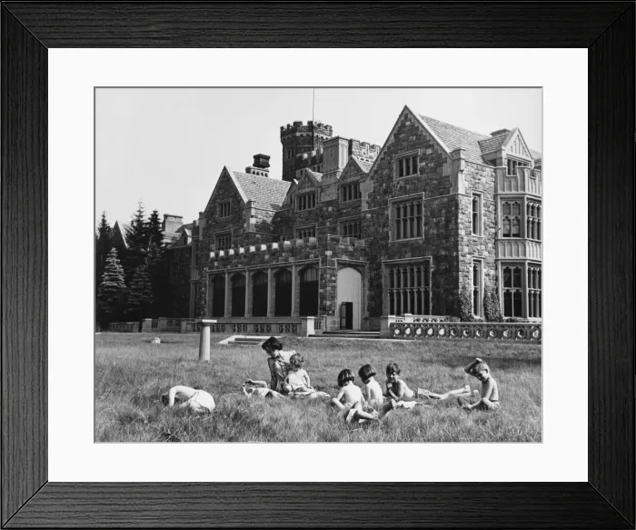 Framed Print : World War II evacuees Framed Print : World War II evacuees