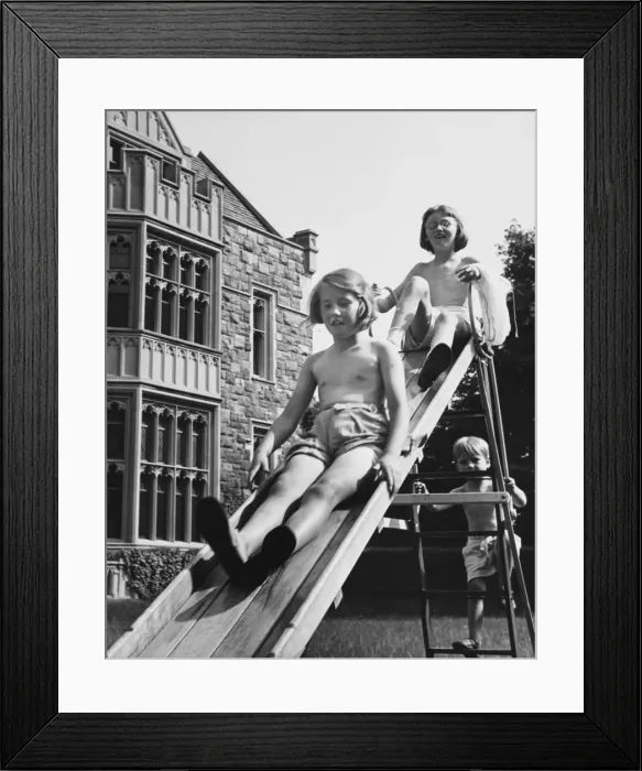 Framed Print : World War II evacuees Framed Print : World War II evacuees