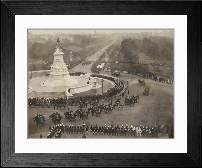 Framed Print : Coronation Procession leaving Buckingham Palace Framed Print : Coronation Procession leaving Buckingham Palace