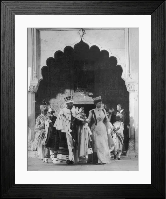 Framed Print : George V and Mary, Coronation Durbar, Delhi, India Framed Print : George V and Mary, Coronation Durbar, Delhi, India