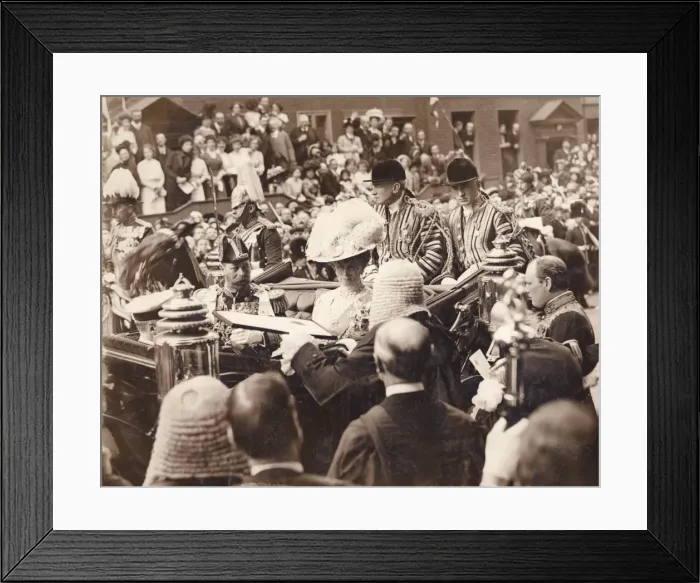 Framed Print : George V receiving address, Grays Inn, London Framed Print : George V receiving address, Grays Inn, London