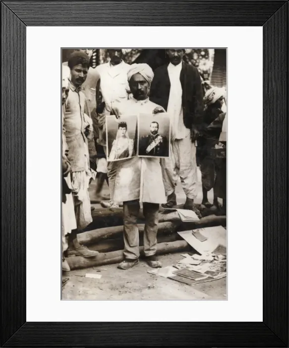 Framed Print : Indian street vendor with pictures of George V and Mary Framed Print : Indian street vendor with pictures of George V and Mary