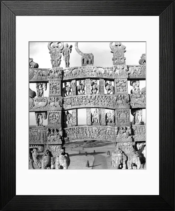 Framed Print : Carved gateway to Stupa at Sanchi, Madhya Pradesh Framed Print : Carved gateway to Stupa at Sanchi, Madhya Pradesh