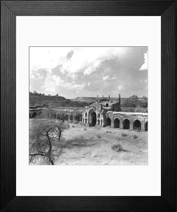 Framed Print : Unidentified building in Madhya Pradesh, Central India Framed Print : Unidentified building in Madhya Pradesh, Central India