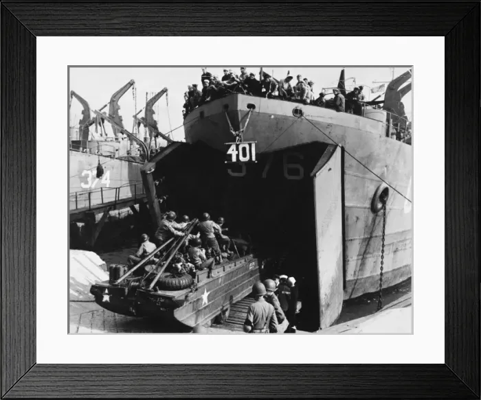 Framed Print : D-Day - Emabarkation for US assault troops Framed Print : D-Day - Emabarkation for US assault troops