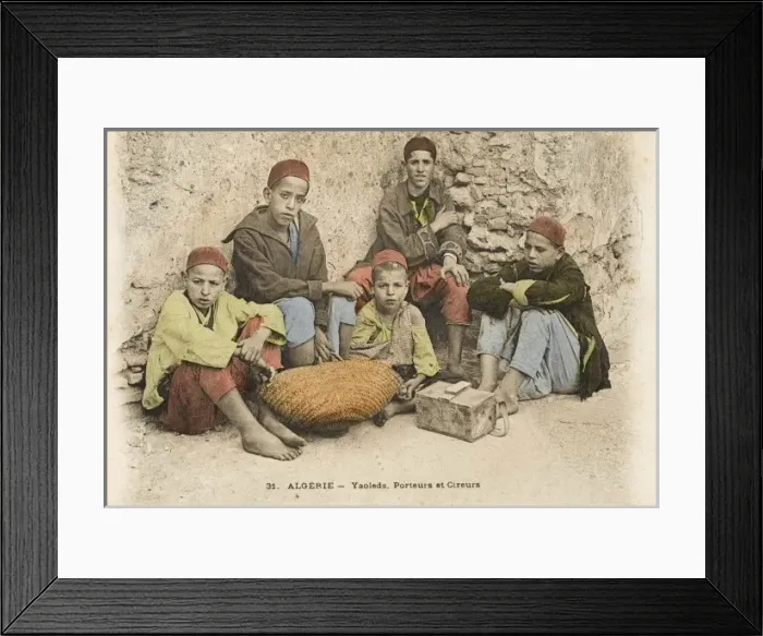 Framed Print : Street Hawkers - Algeria Framed Print : Street Hawkers - Algeria